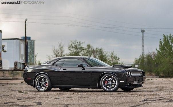 Dodge Challenger SRT8. - 2