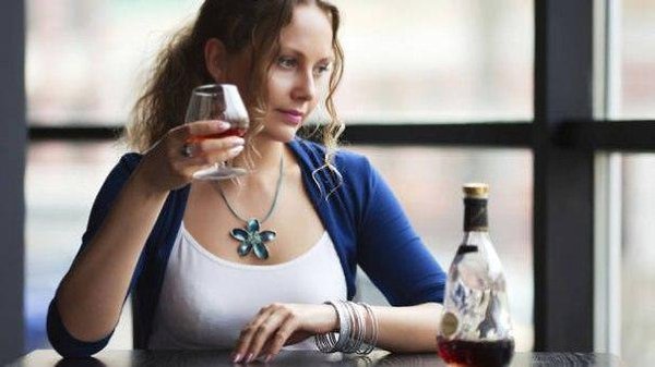 Ну, и пусть я снова ДУРА-ДУРОЙ.... И кругом и всюду неправа... Только стану жалкою и хмурой - ...
