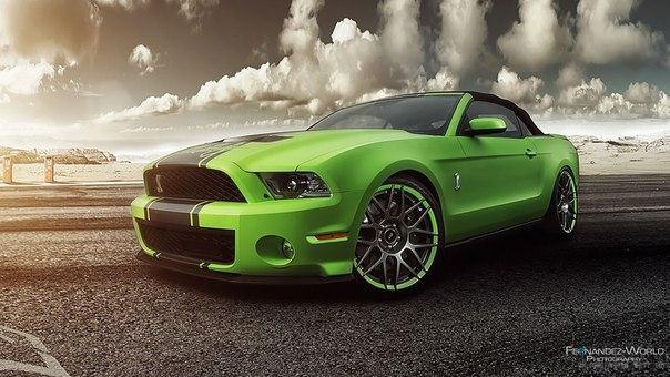 Ford Mustang Shelby GT500.