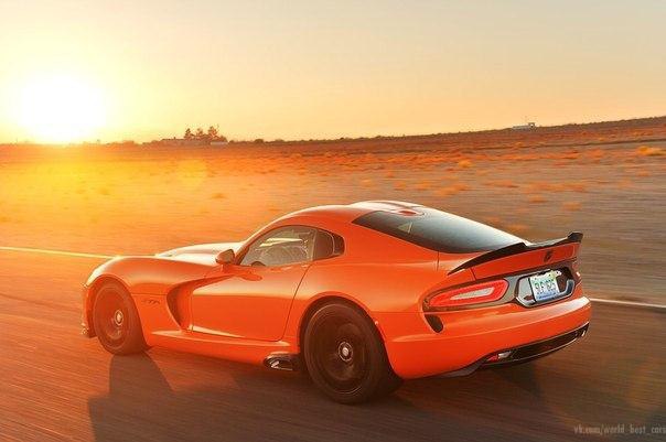 SRT Viper TA.: 8,4L V10: 640 .. : -6  100/: 3,3 ... - 2