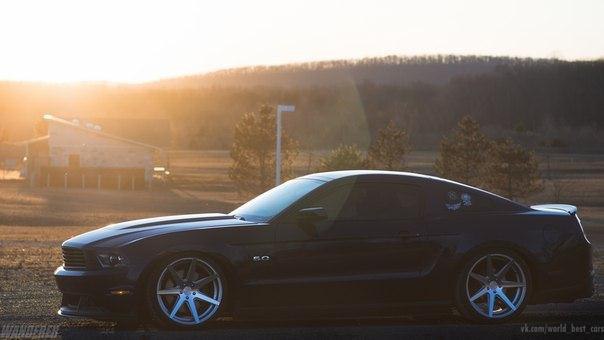 Ford Mustang on Rohana RC7 Wheels. - 4