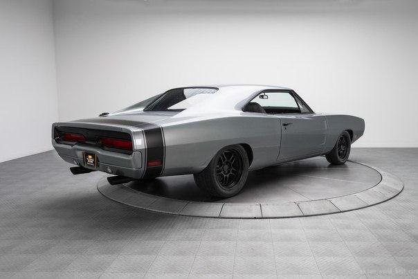 1970 Dodge Charger R/T - 2