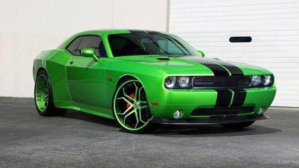 Dodge Challenger SRT8.