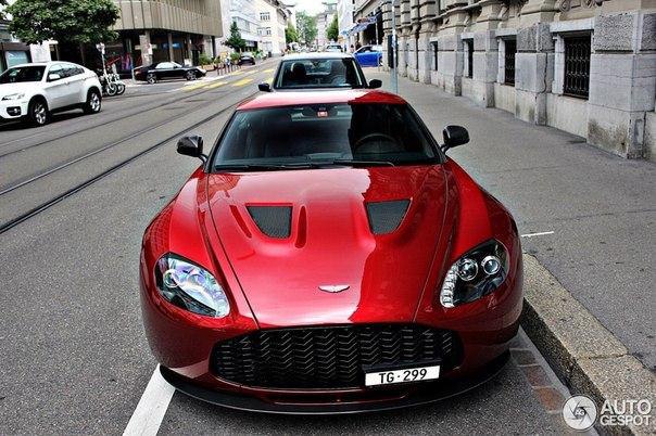 Aston Martin V12 Zagato - 3