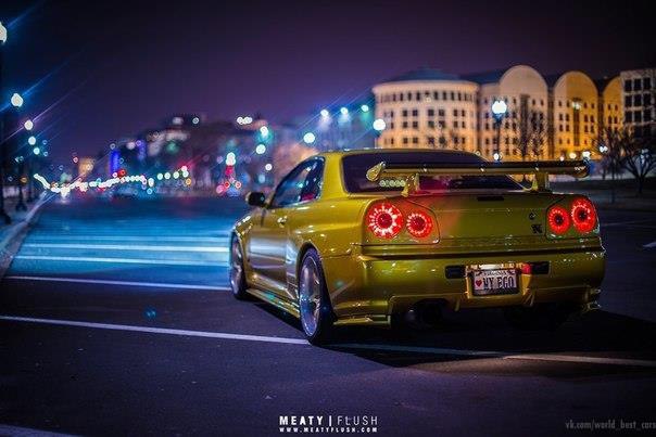 Nissan Skyline GT-R R34 - 6