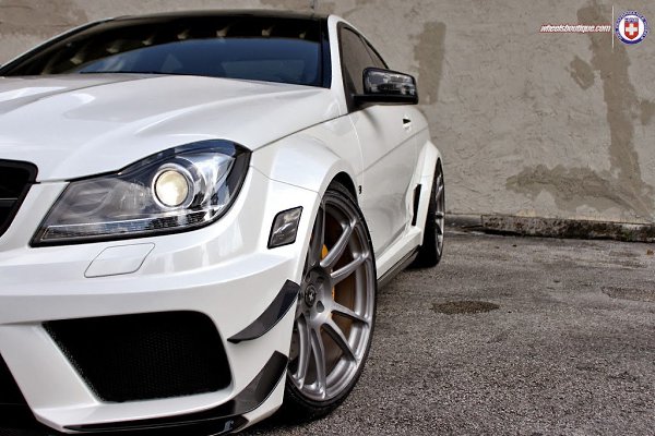 Mercedes-Benz C63 AMG Black Series on HRE Perfomance