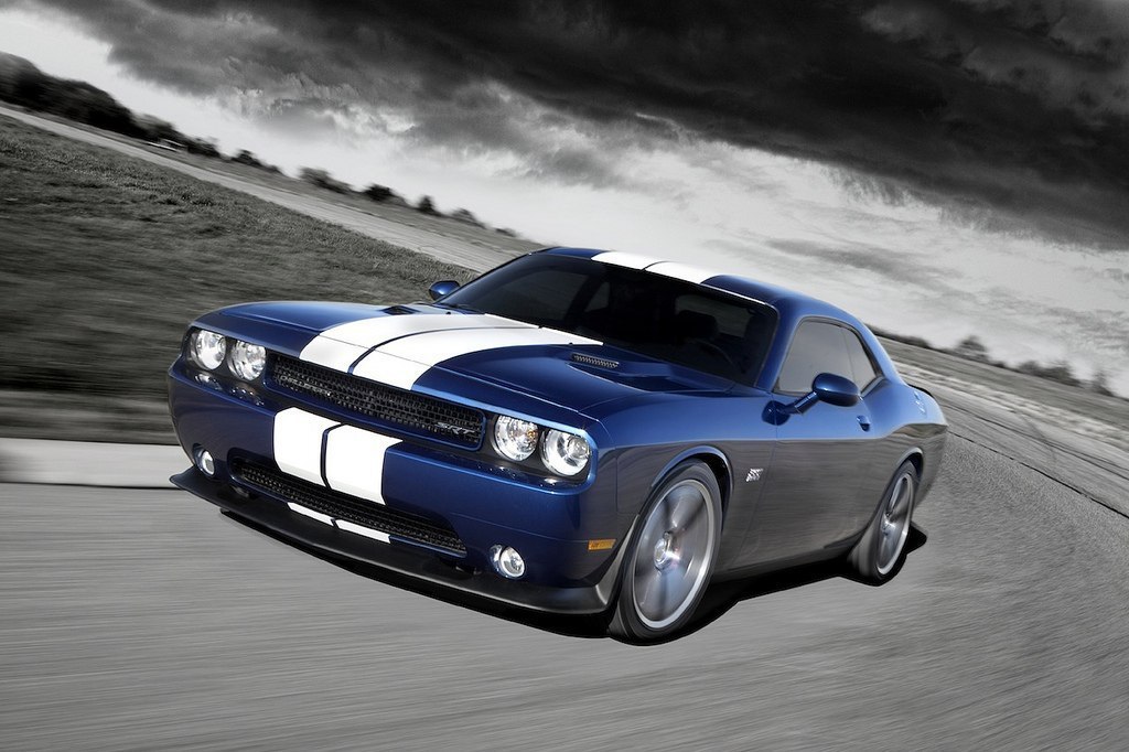 Dodge Challenger.   -. - 6