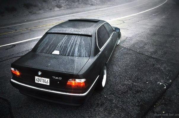 BMW 740 (E38)