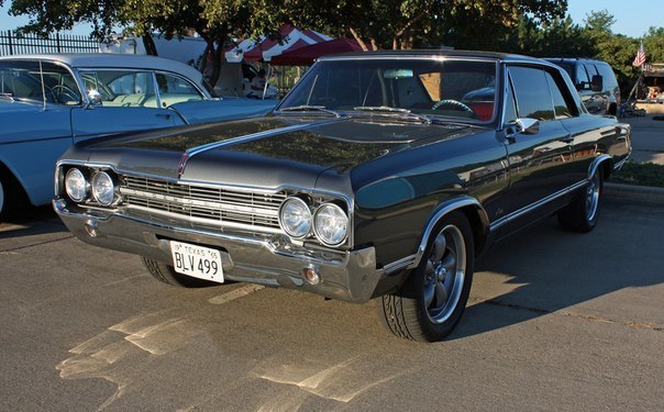 Oldsmobile F-85 Cutlass 2-Door Hardtop, 1965.