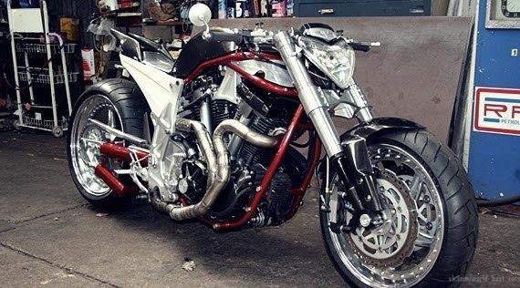 Yamaha MT-01 Barbarian - 2