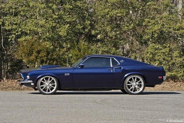 1969 Ford Mustang Restomod - 3