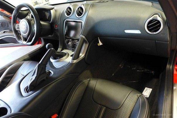 Dodge Viper.: 8,4L V10: 640 .. : 810  : -6 ... - 5