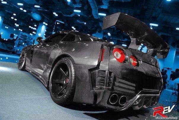 Nissan GT-R - 2