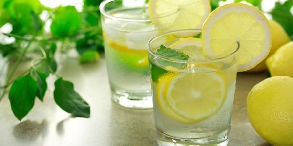 Как приготовить воду Сасси. Вода Сасси, названа так в честь Синтии Сасс, диетолога с мировым именем, ...