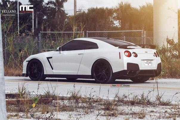 Nissan GT-R on Vellano Forged Wheels. - 3