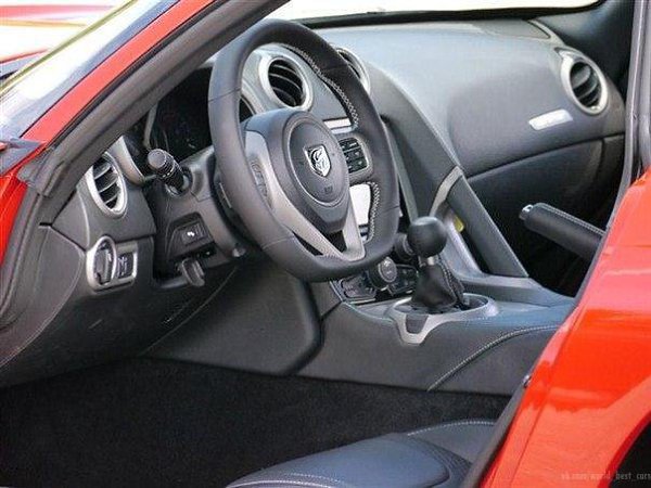 Dodge Viper.Двигатель: 8,4L V10Мощность: 640 л.с.Крутящий момент: 810 НмКоробка передач: МКП-6Разгон ... - 4