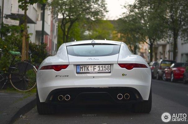 Jaguar F-TYPE R Coupe. - 4