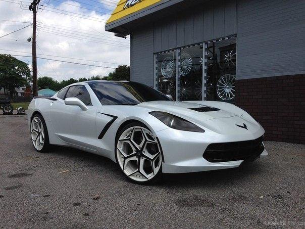 Chevrolet Corvette Stingray. - 5