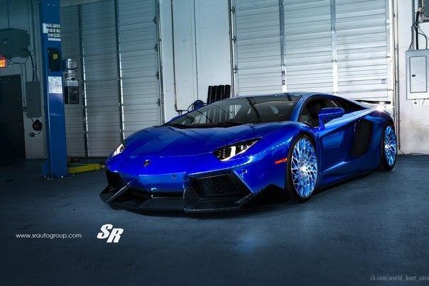 Lamborghini Aventador - 2