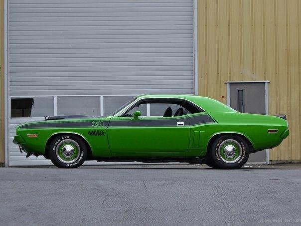 1971 Dodge Challenger T/A 440 Six-Pack - 3