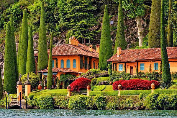  Como, .     - http://vk.com/itsearth
