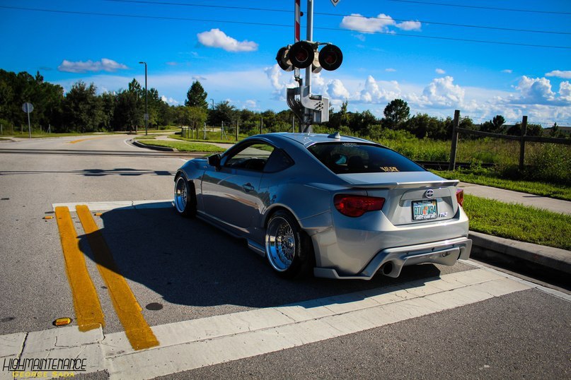 Scion FR-S. - 4