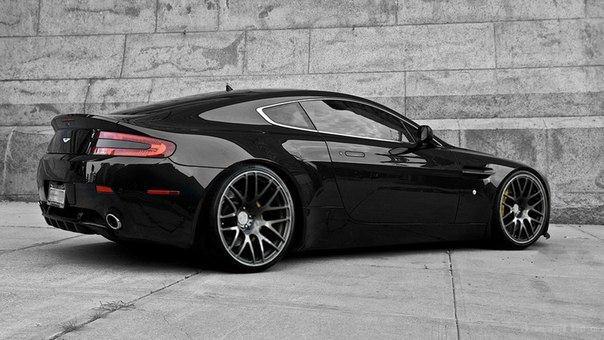 Aston Martin Vantage