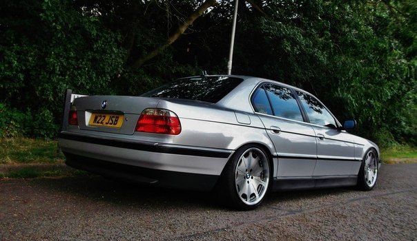 BMW 7 (E38)