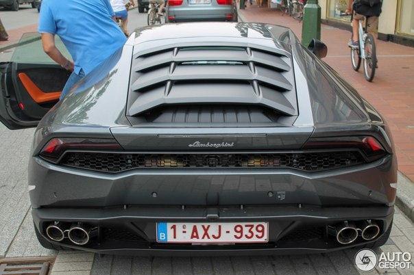 Lamborghini Huracan LP 610-4.  -  V10 (5204 )  - 610 .. @ 8.000 rpm ... - 7