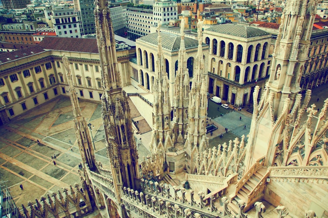      , .#@travel.blog