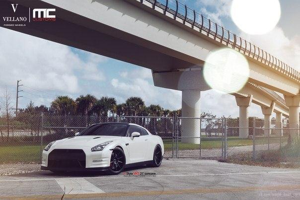 Nissan GT-R on Vellano Forged Wheels. - 5