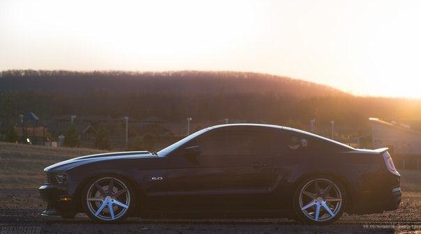 Ford Mustang on Rohana RC7 Wheels. - 3