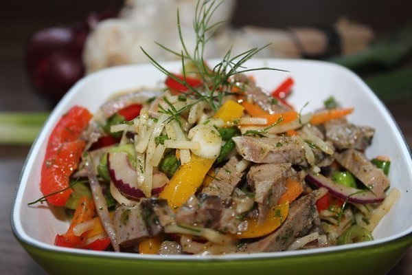 ТОР - 10 Вкуснейших мясных салатов.Только у нас и только для Вас!)1. Салат "Рог ... - 6