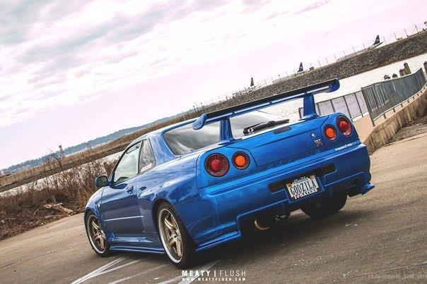 Nissan Skyline GT-R R34 - 4