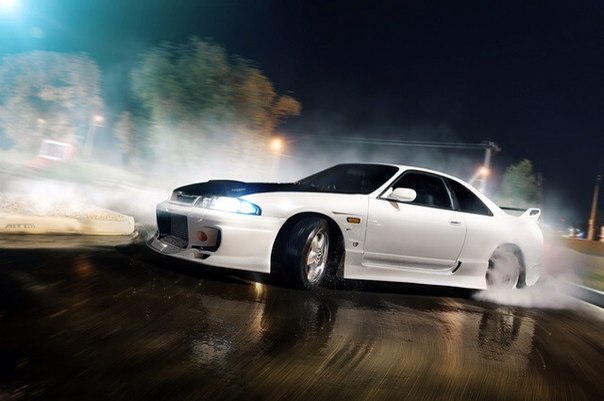 Nissan Skyline GT-R R33 - 4