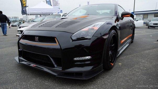 Nissan GT-R
