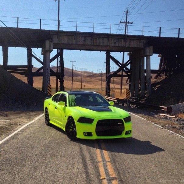 Dodge Charger SRT8 - 5