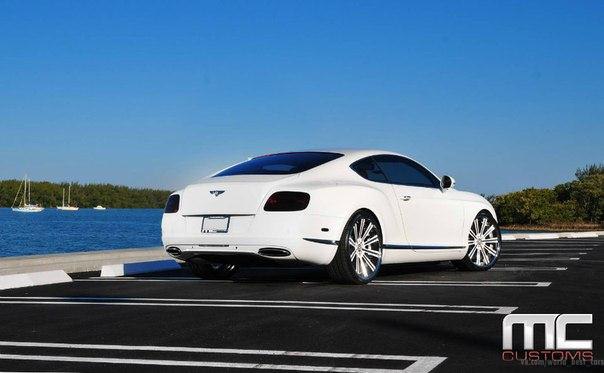 Bentley Continental GT. - 8