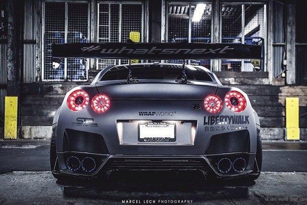 Nissan GT-R - 3