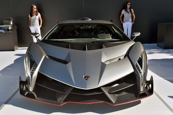 Lamborghini Veneno. V12   6,5  750 ..   2,8 ... - 2