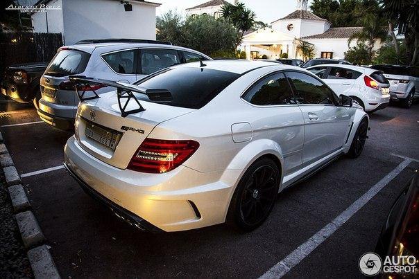 Mercedes-Benz C 63 AMG Coup Black Series - 7