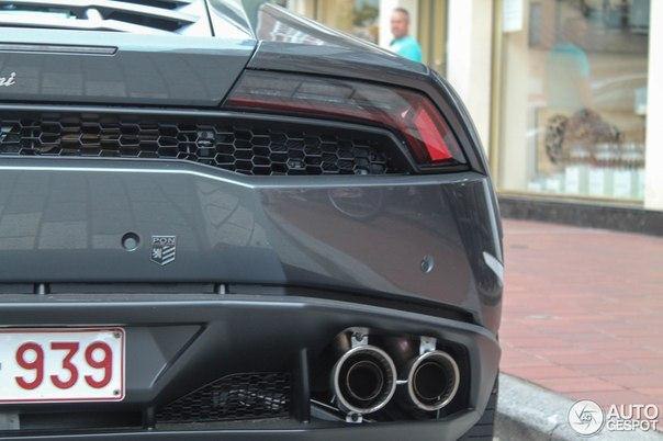 Lamborghini Huracan LP 610-4.  -  V10 (5204 )  - 610 .. @ 8.000 rpm ... - 6