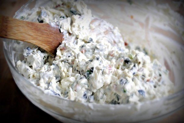 Закуска с сыром и оливками.180 ккал на й00 грИнгредиенты:Сыр фета-лайт - 500 гНатуральный йогурт - ...