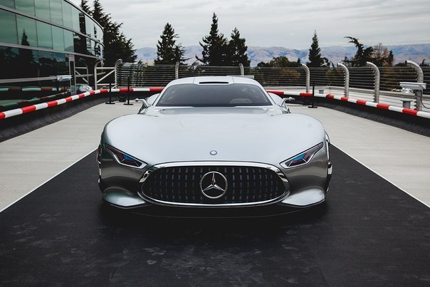 Mercedes Benz AMG Vision Gran Turismo.