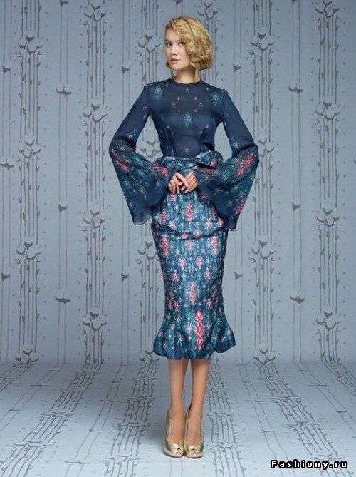 Ulyana Sergeenko S|S 2014. #@sewing_schoolhttps://fotostrana.ru/away?to=/sl/8Ai