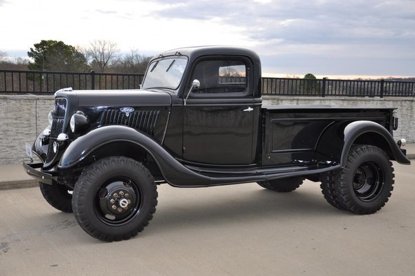 Custom 1935 Ford Pickup 4x4 - 3