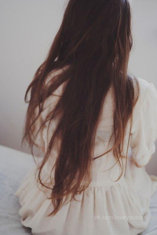 - За что ты его любишь? Он ведь причинил тебе столько боли, он грубиян, и не щадит ничьих чувств. - ... - 2