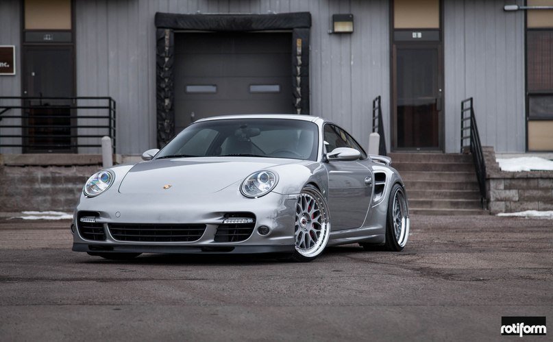 Porsche 911 Turbo.