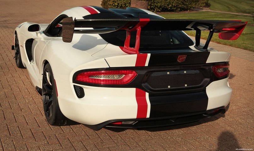 Dodge Viper ACR - 4