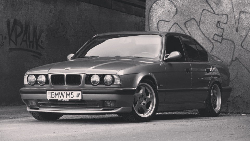 BMW M5 E34